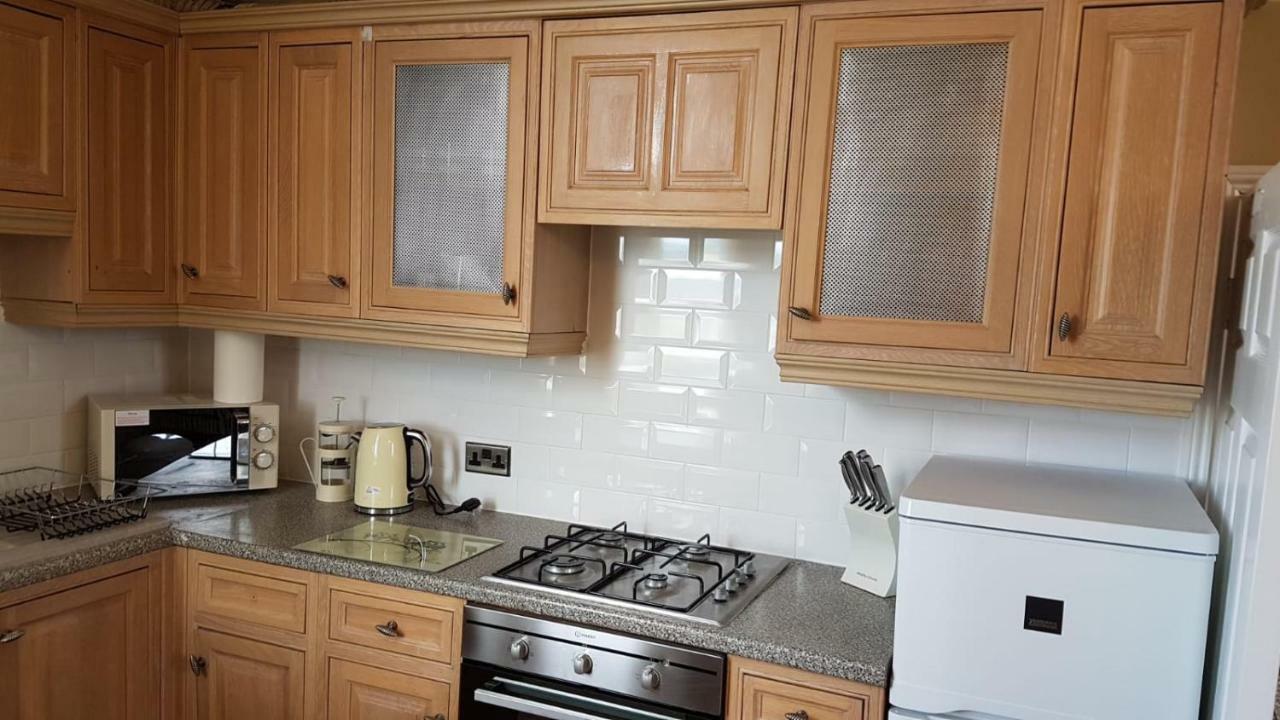 Carnegie Library: Austen Apartment 2 Bedroom Mexborough Экстерьер фото